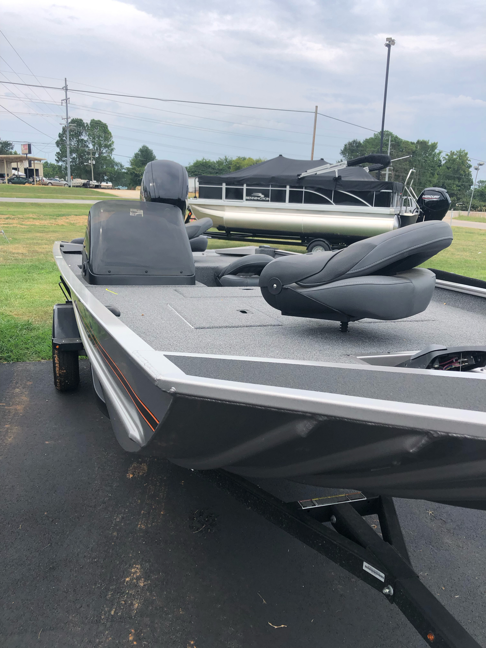 2022 Lowe RX18LE in Florence, Alabama - Photo 2