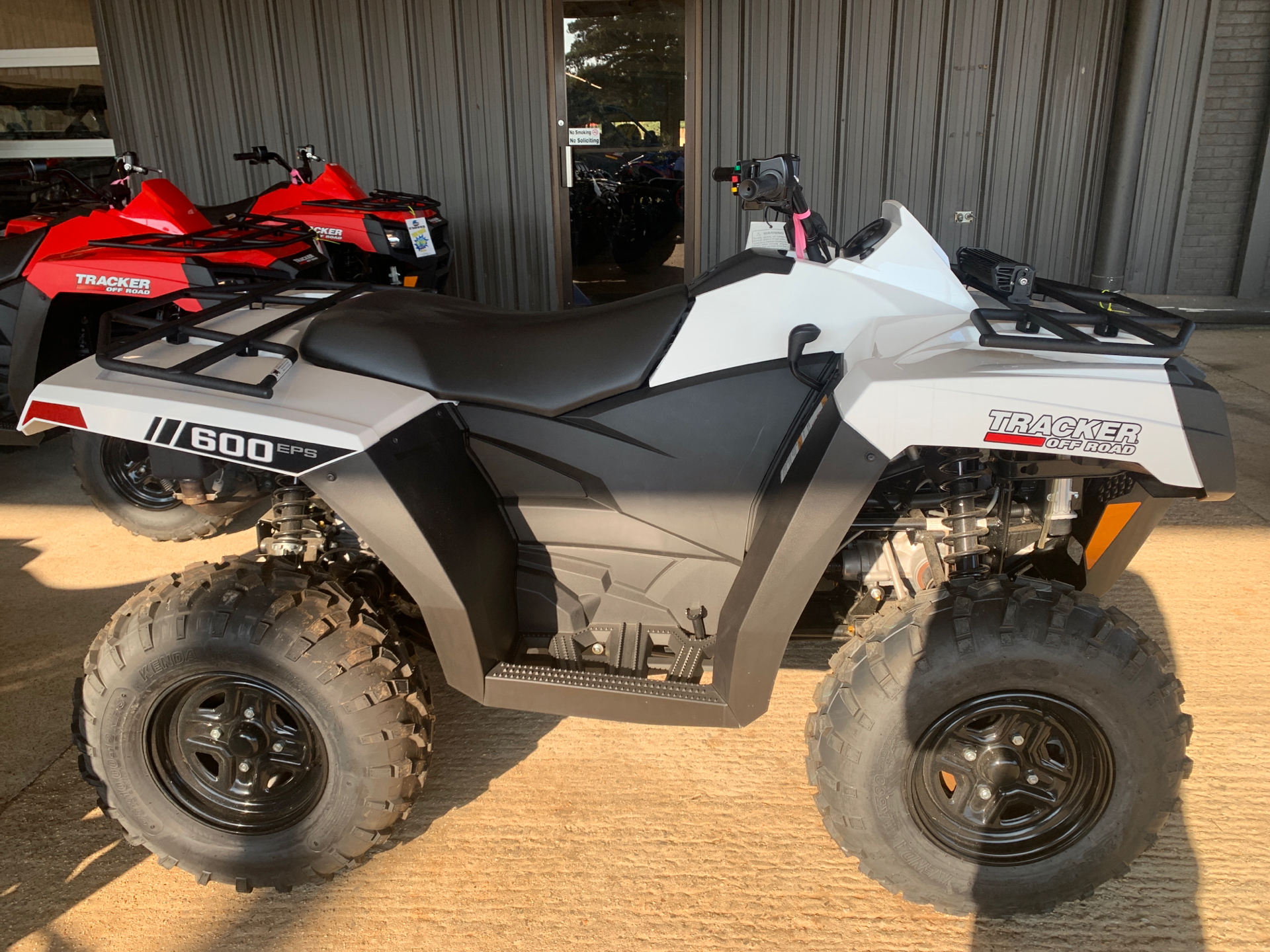 2023 Tracker Off Road 600EPS in Florence, Alabama - Photo 2