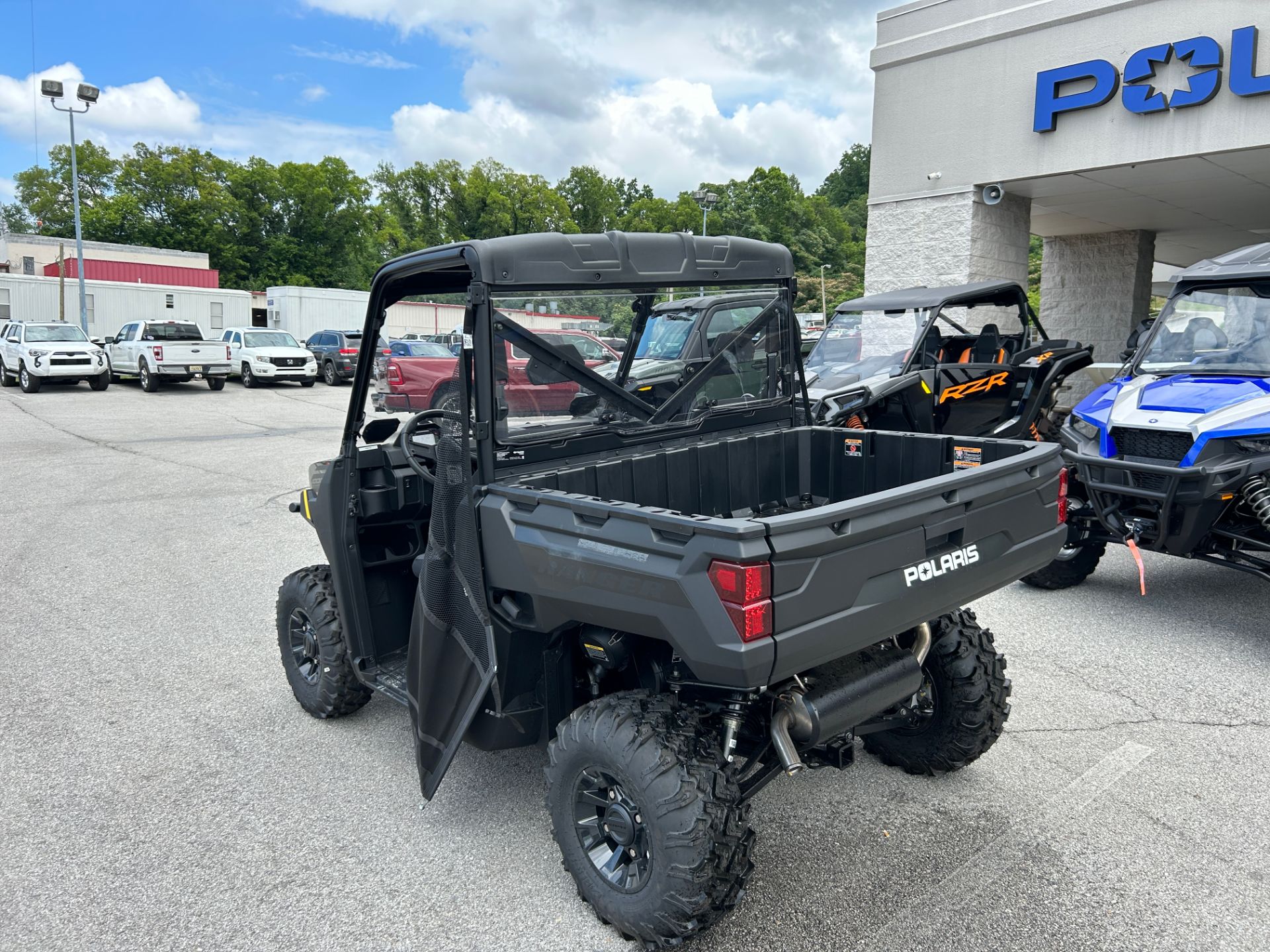 2025 Polaris Ranger 1000 Premium in Knoxville, Tennessee - Photo 4