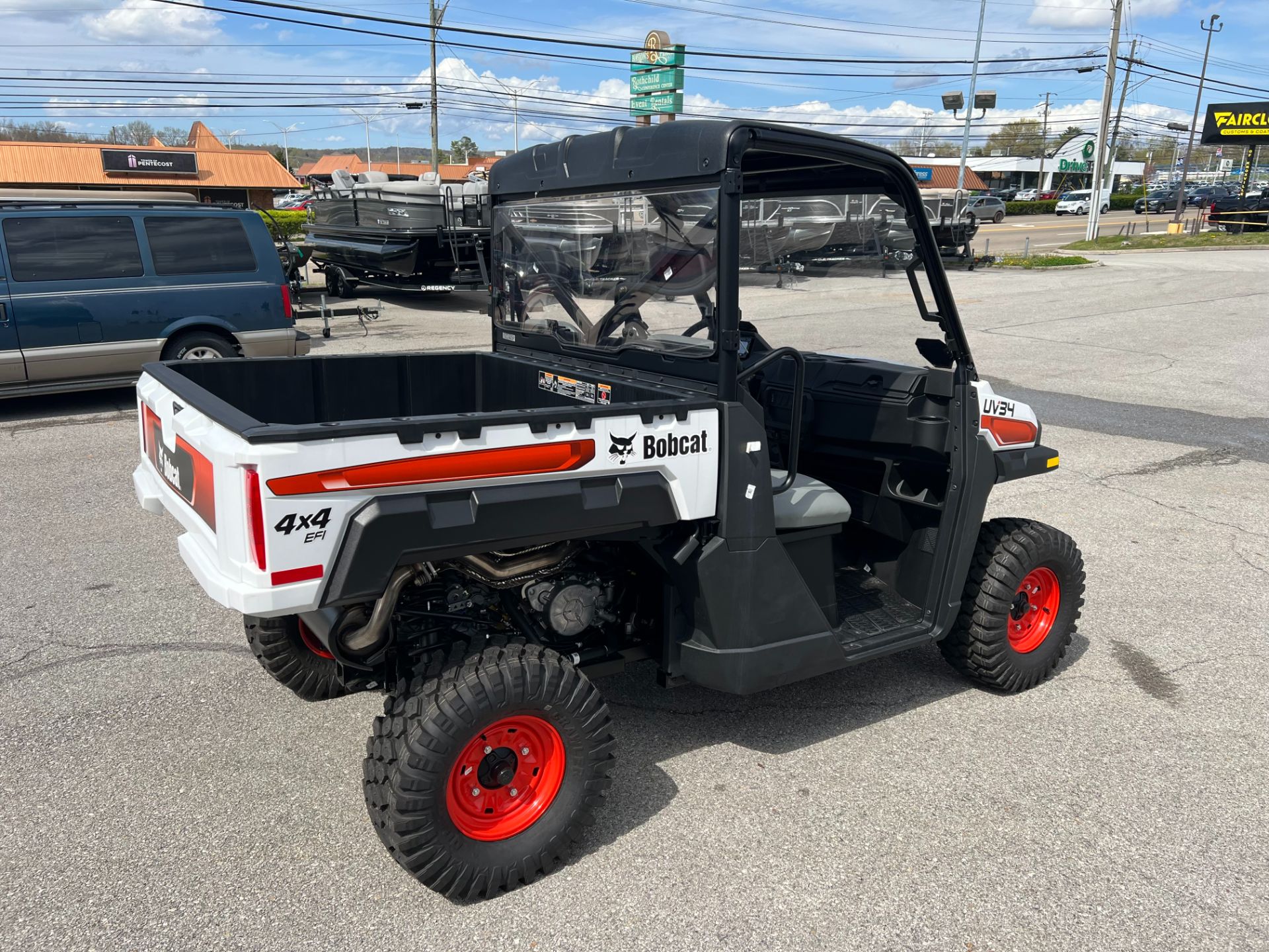 2022 Bobcat UV34 Gas UTV in Knoxville, Tennessee - Photo 2