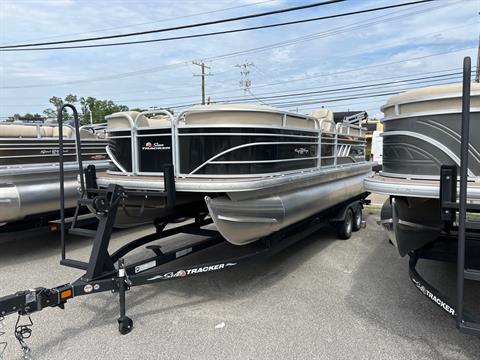 2022 Sun Tracker PARTY BARGE 22 in Knoxville, Tennessee - Photo 2