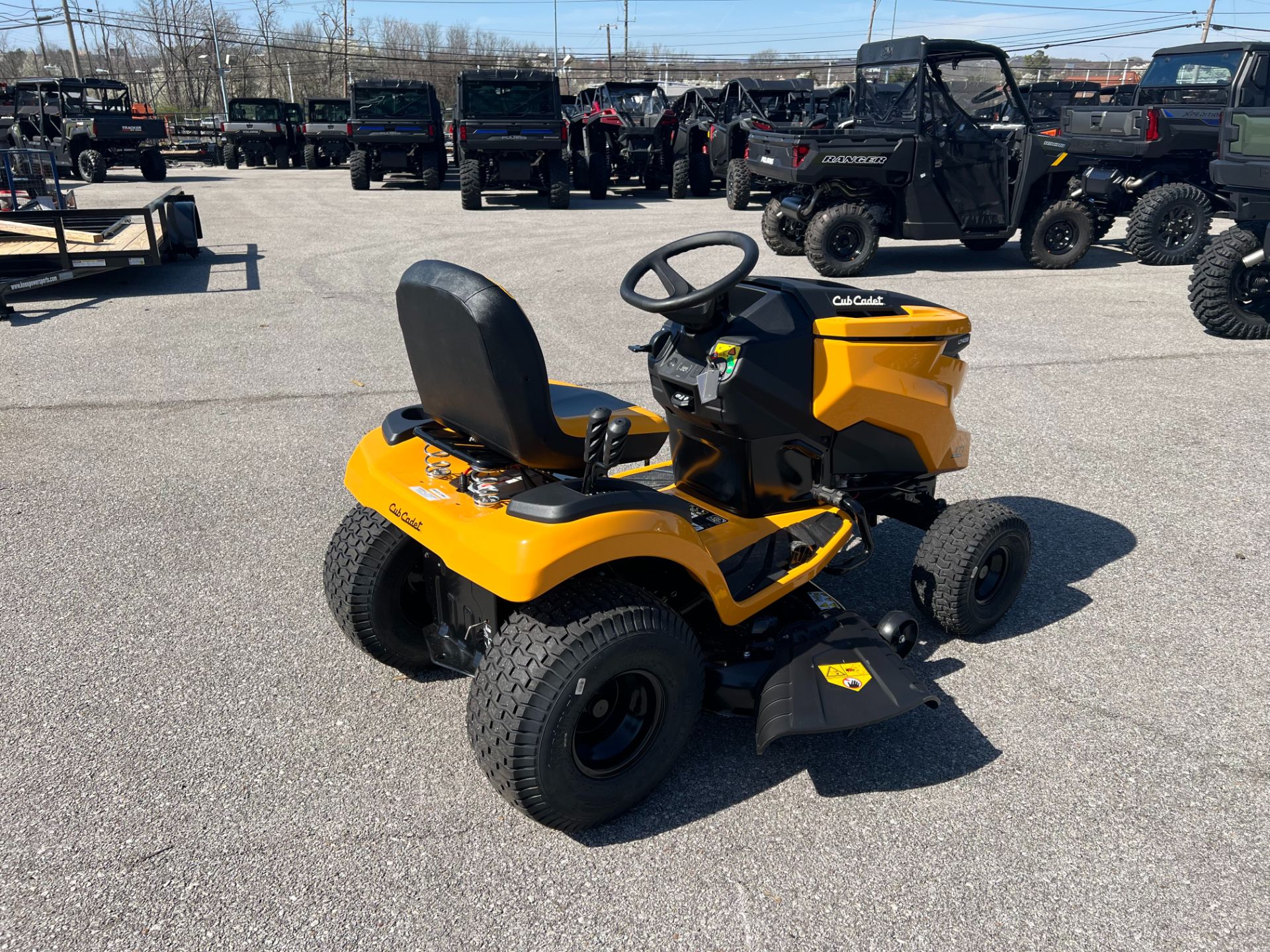 2023 Cub Cadet XT1 LT42B 42 in. Briggs & Stratton Professional Series 19 hp in Knoxville, Tennessee - Photo 3