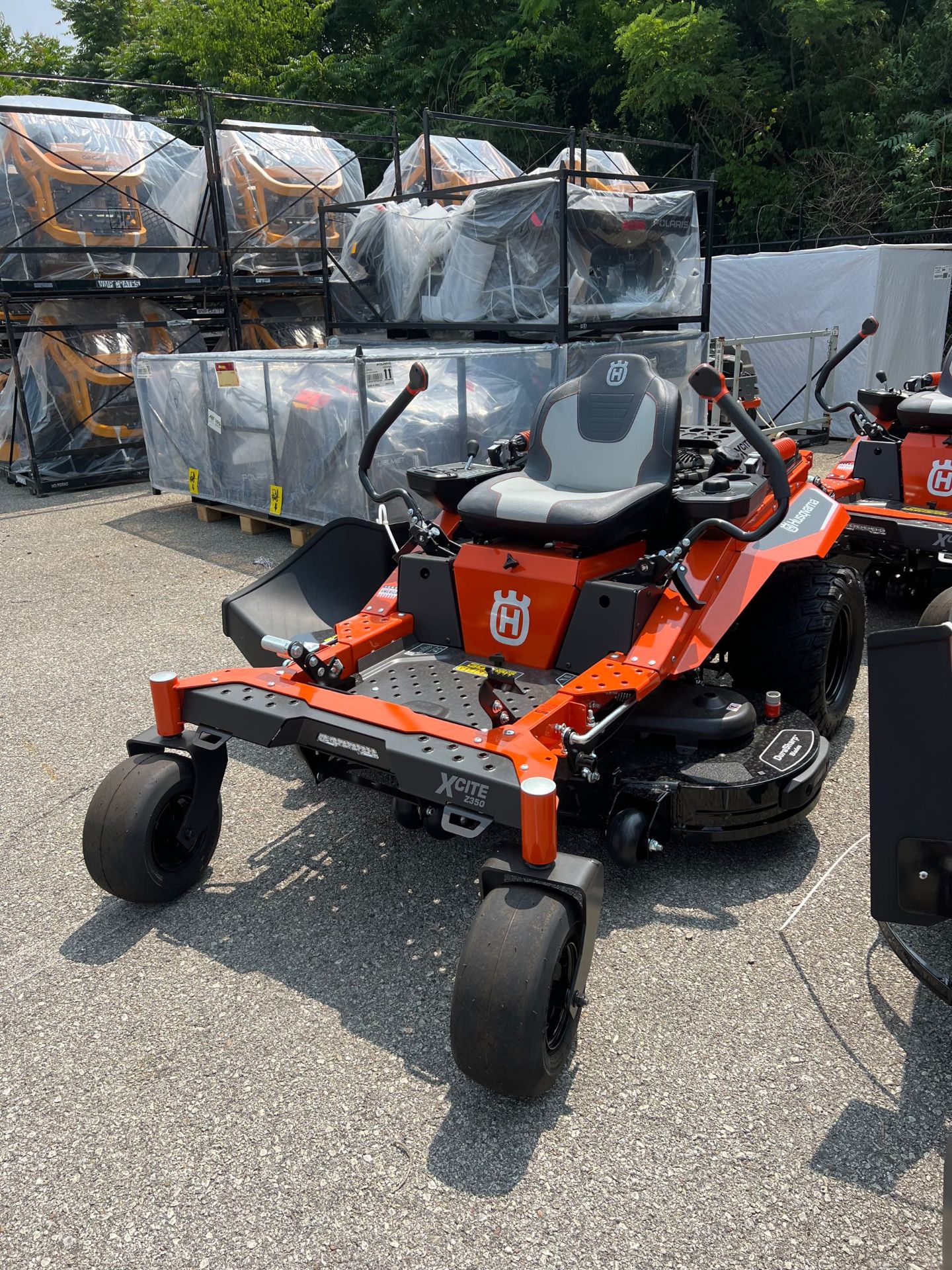 Husqvarna XCITE 350 24HP 54IN in Knoxville, Tennessee