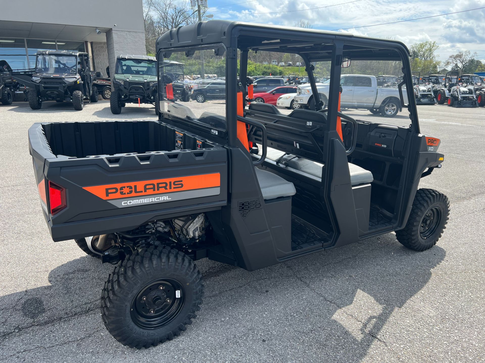 2023 Polaris Commercial Pro XD Mid-Size Gas Crew in Knoxville, Tennessee - Photo 2