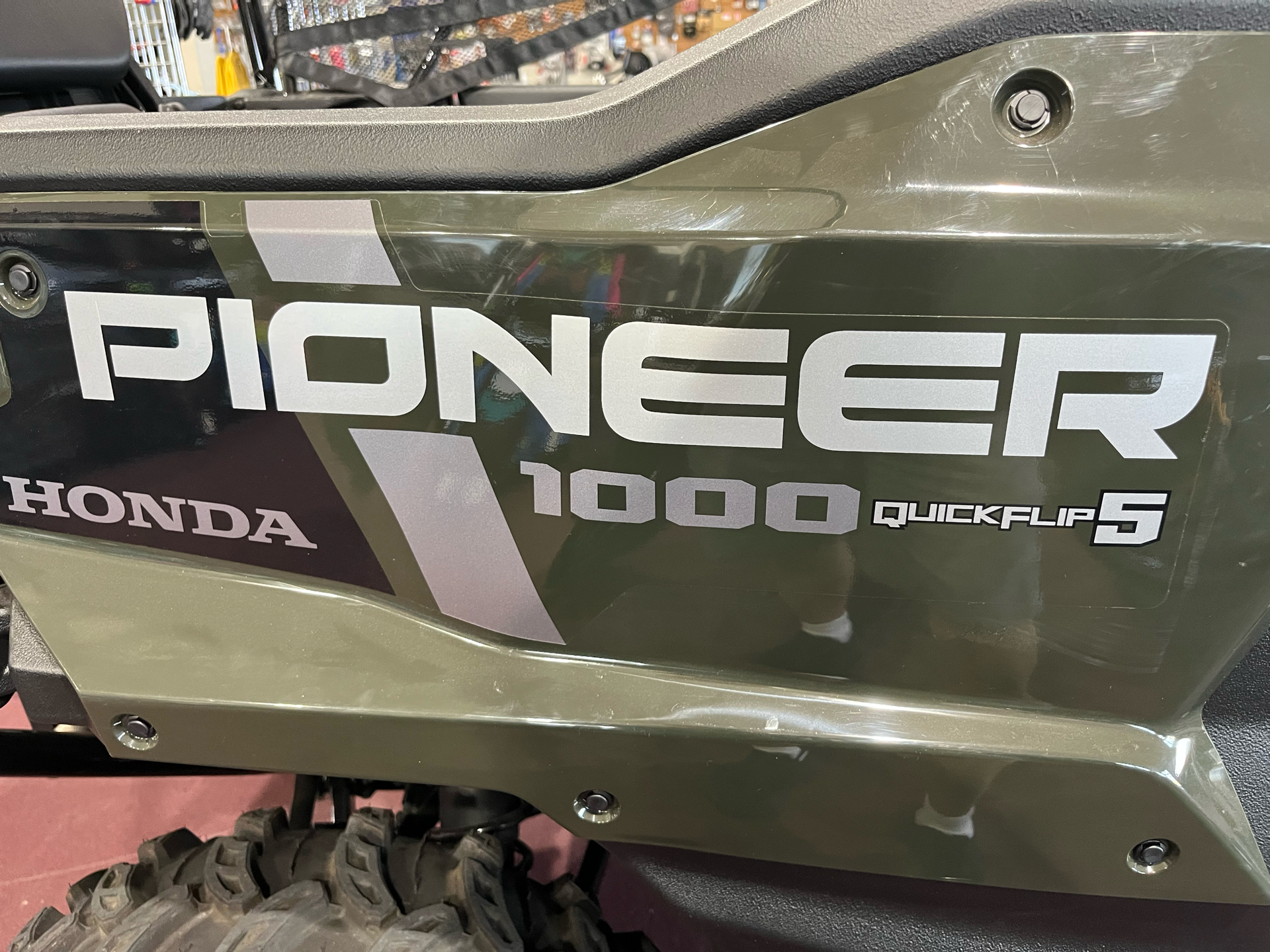 2024 Honda Pioneer 1000-5 Deluxe in Belle Plaine, Minnesota - Photo 3