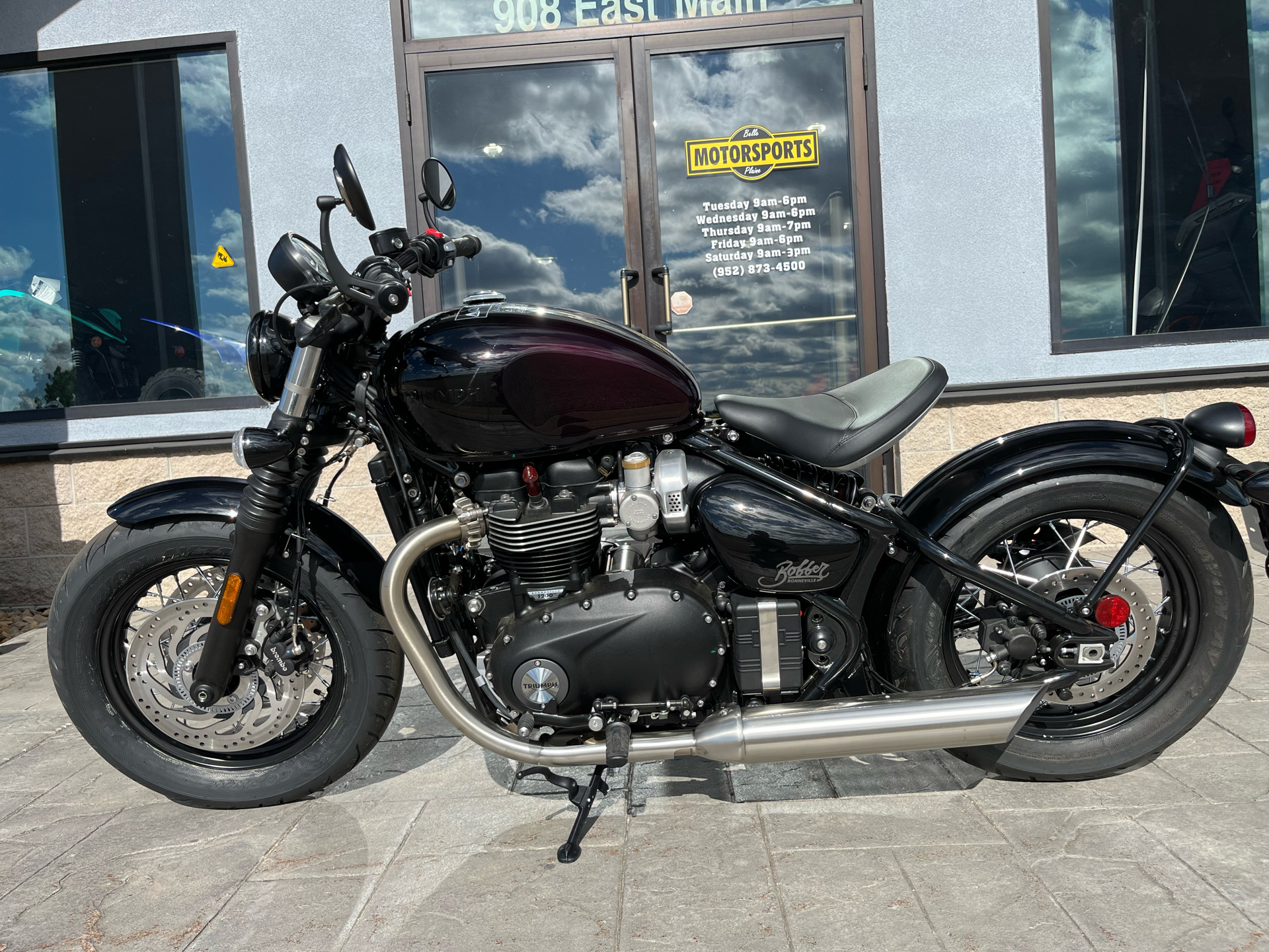 2024 Triumph Bonneville Bobber in Belle Plaine, Minnesota - Photo 2