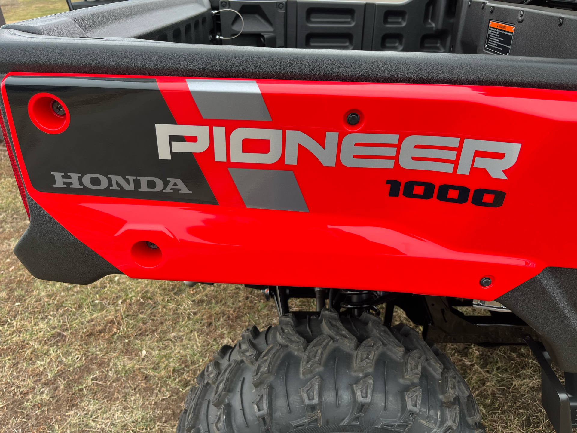 2023 Honda Pioneer 1000 Deluxe in Belle Plaine, Minnesota - Photo 9