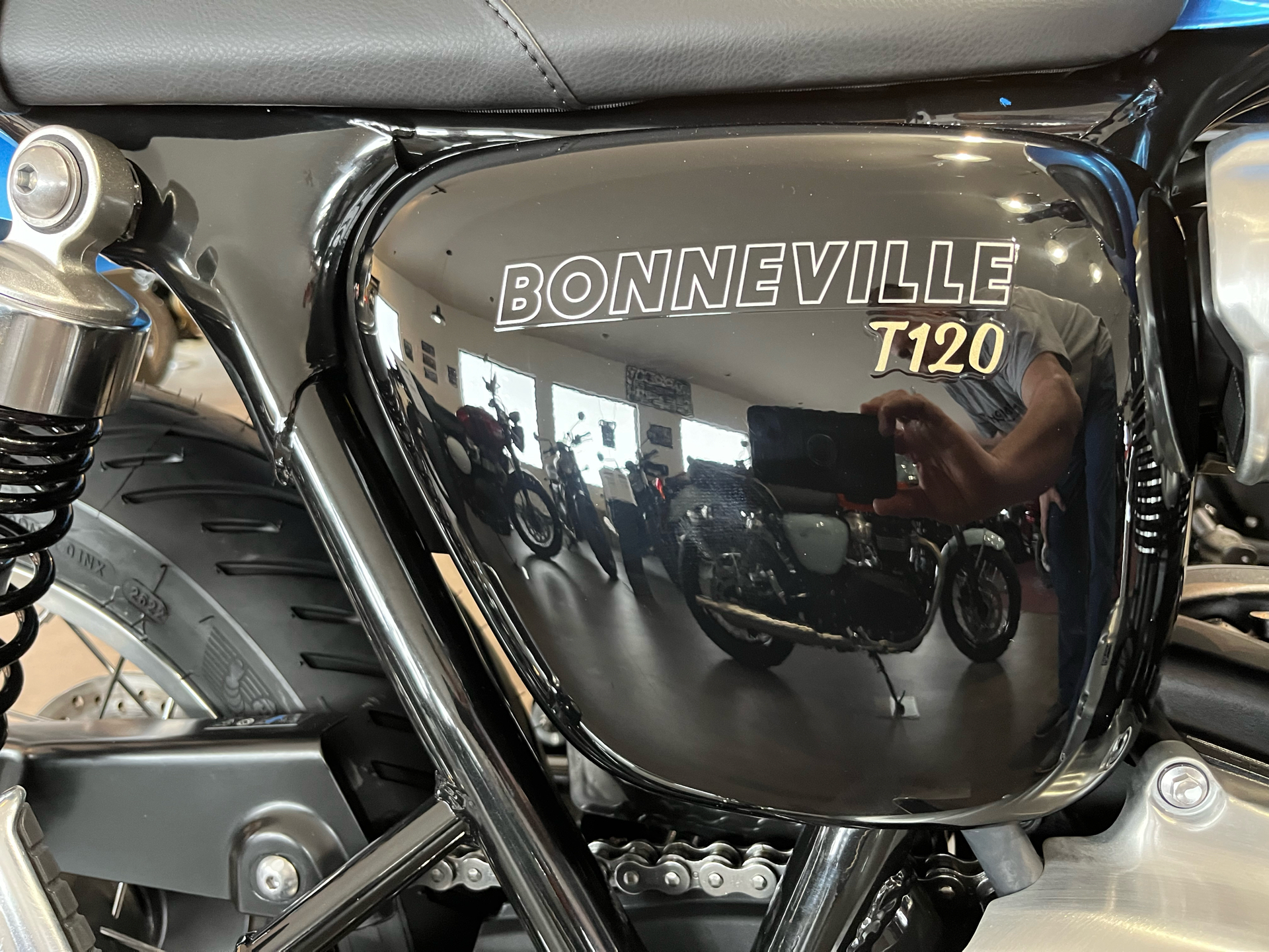 2023 Triumph Bonneville T120 in Belle Plaine, Minnesota - Photo 6
