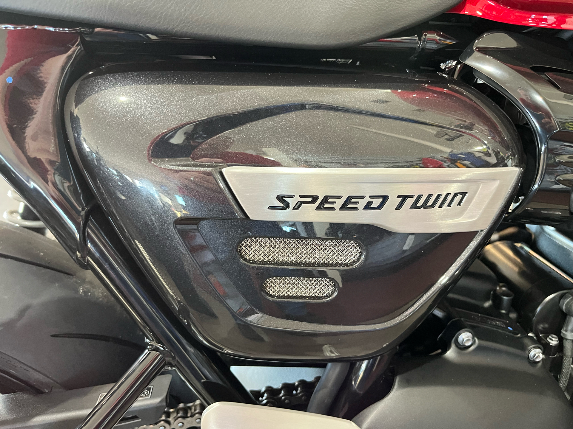2024 Triumph Speed Twin 1200 in Belle Plaine, Minnesota - Photo 2