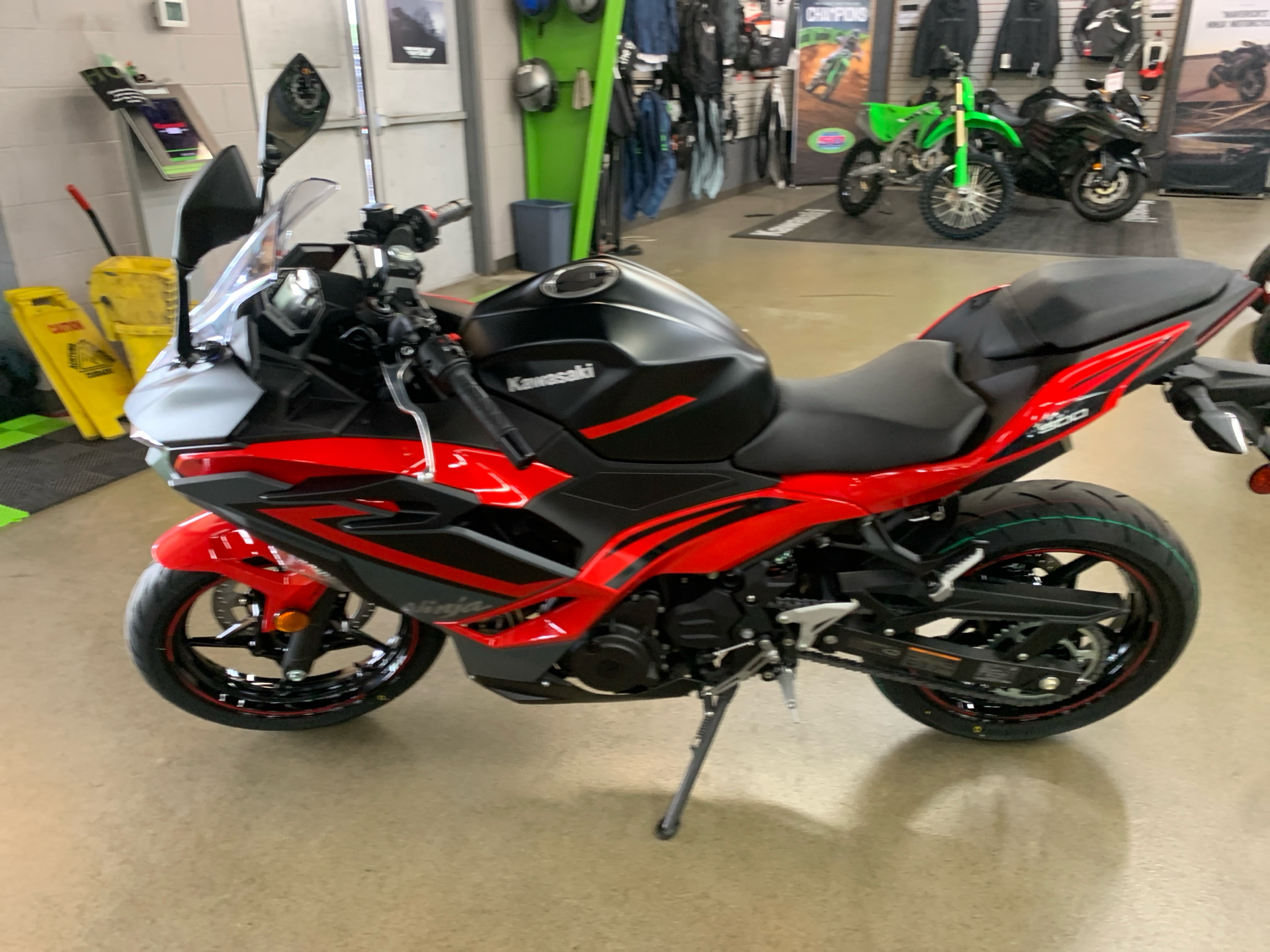 2024 Kawasaki Ninja 500 ABS in Longmont, Colorado - Photo 3