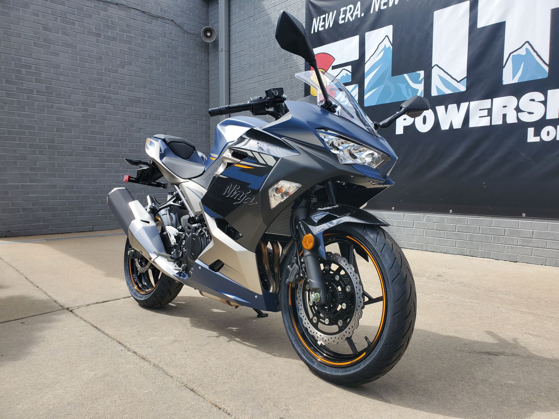 2023 Kawasaki Ninja 400 ABS in Longmont, Colorado - Photo 3