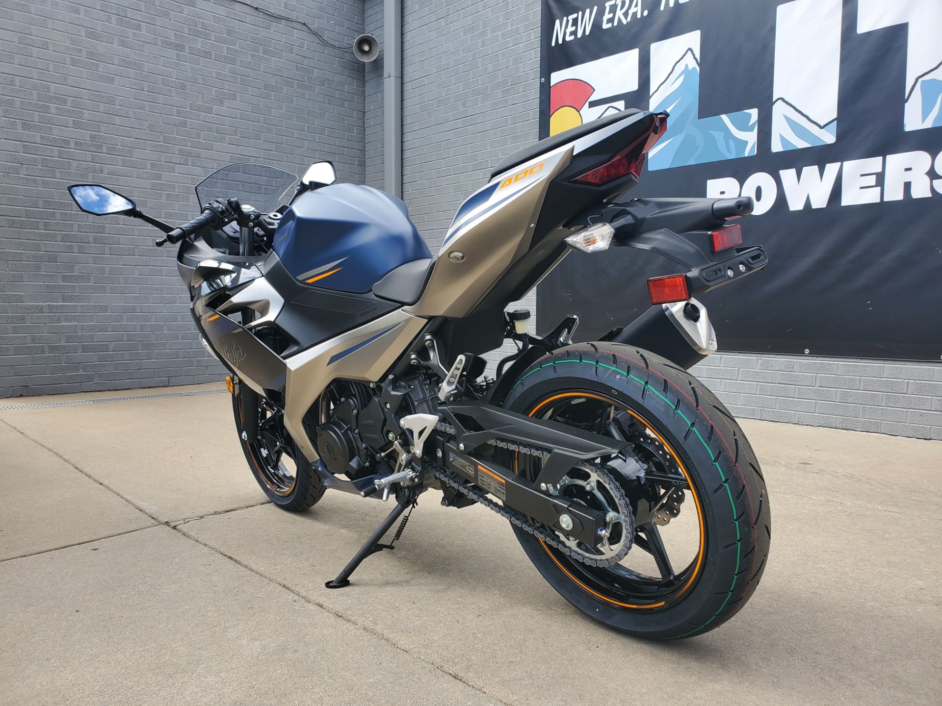 2023 Kawasaki Ninja 400 ABS in Longmont, Colorado - Photo 4