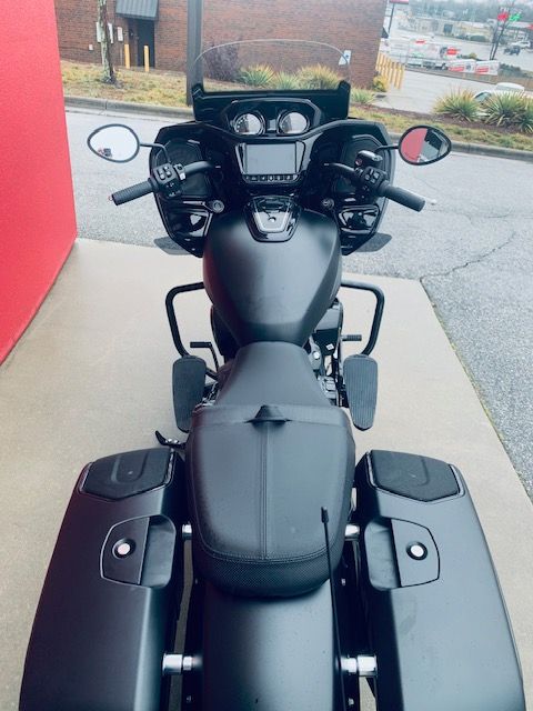 2024 Indian Motorcycle Challenger® Dark Horse® with PowerBand Audio Package in High Point, North Carolina - Photo 8