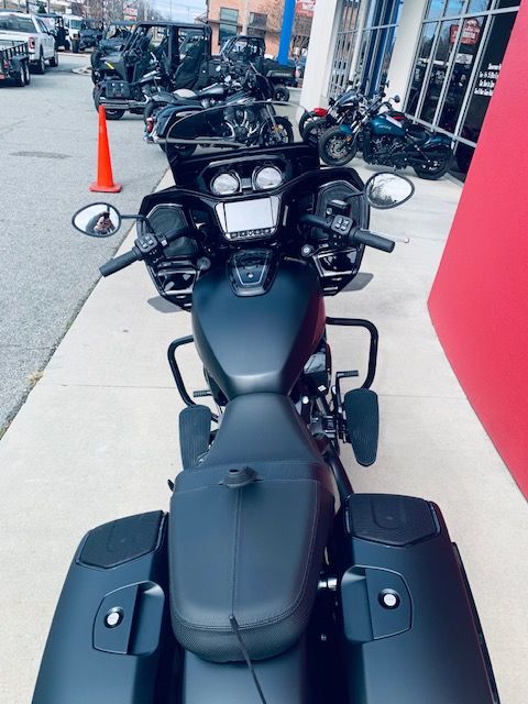 2024 Indian Motorcycle Challenger® Dark Horse® with PowerBand Audio Package in High Point, North Carolina - Photo 8