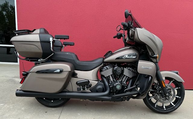 2021 Indian Motorcycle Roadmaster® Dark Horse® in High Point, North Carolina - Photo 1