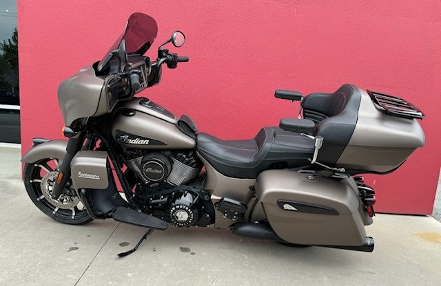 2021 Indian Motorcycle Roadmaster® Dark Horse® in High Point, North Carolina - Photo 3