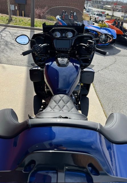 2024 Indian Motorcycle Pursuit® Dark Horse® with PowerBand Audio Package in High Point, North Carolina - Photo 8