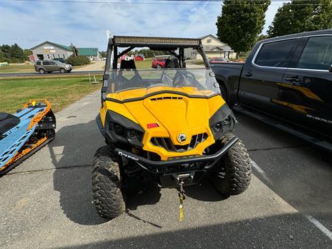 2015 Can-Am Commander™ DPS™ 1000 in Unity, Maine - Photo 4