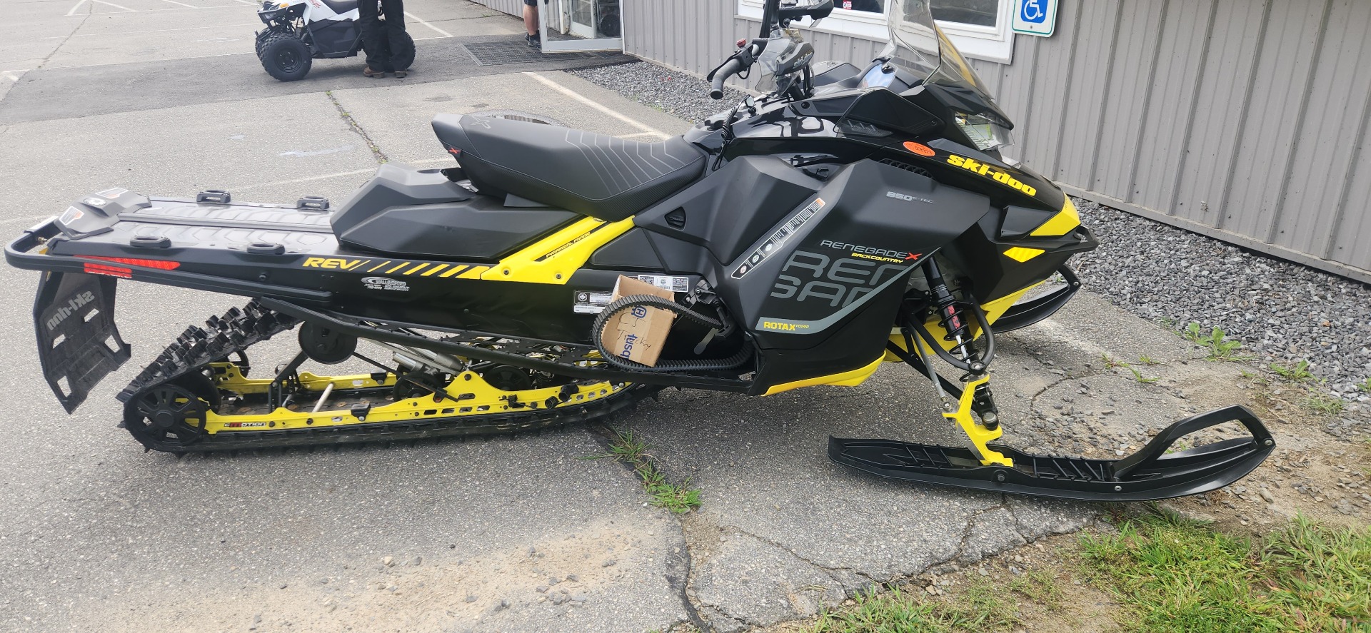 2018 Ski-Doo Renegade Backcountry X 850 E-TEC ES Ice Cobra 1.6 in Unity, Maine - Photo 3