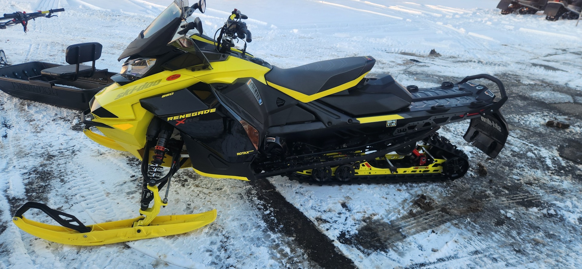2022 Ski-Doo Renegade X-RS 850 E-TEC ES w/ Smart-Shox RipSaw 1.25 in Unity, Maine - Photo 1