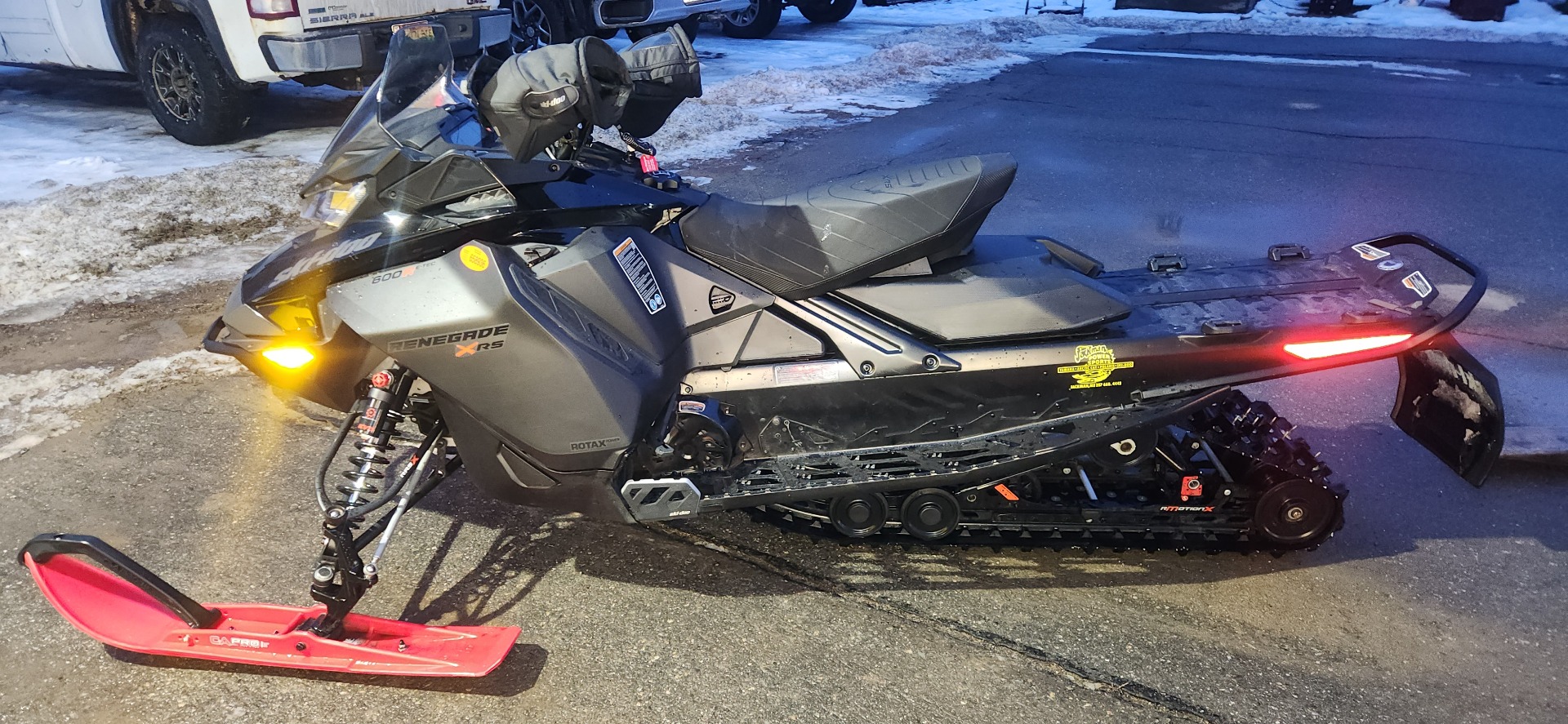 2023 Ski-Doo Renegade X-RS 600 E-TEC w/ Competition pkg. 2-ply Ripsaw 1.25 in Unity, Maine - Photo 1