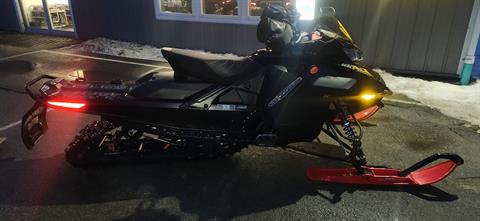 2023 Ski-Doo Renegade X-RS 600 E-TEC w/ Competition pkg. 2-ply Ripsaw 1.25 in Unity, Maine - Photo 3