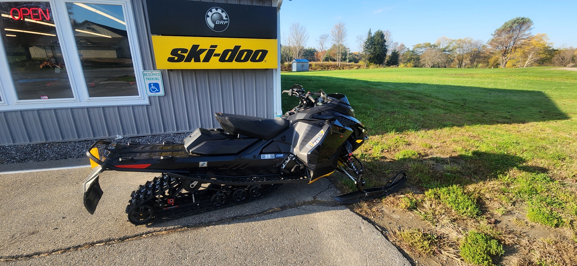 2023 Ski-Doo Renegade X-RS 850 E-TEC ES RipSaw 1.25 Smart-Shox in Unity, Maine - Photo 2