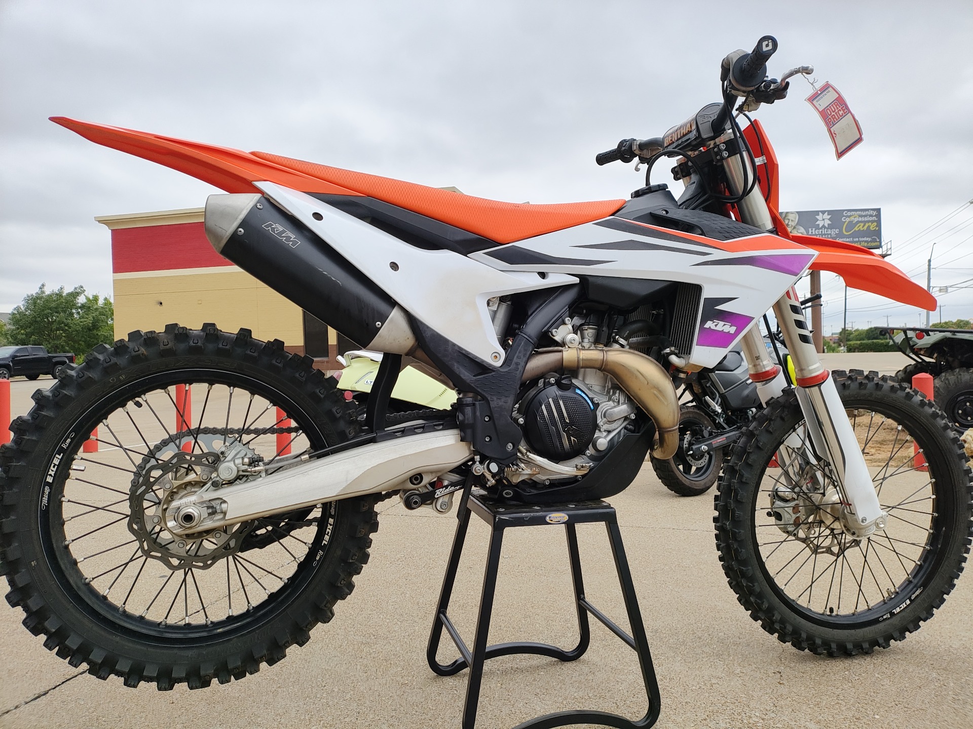 2024 KTM 450 SX-F in Burleson, Texas - Photo 2