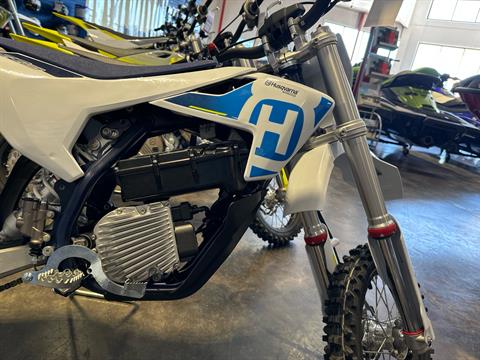 2024 Husqvarna EE 5 in Burleson, Texas - Photo 3