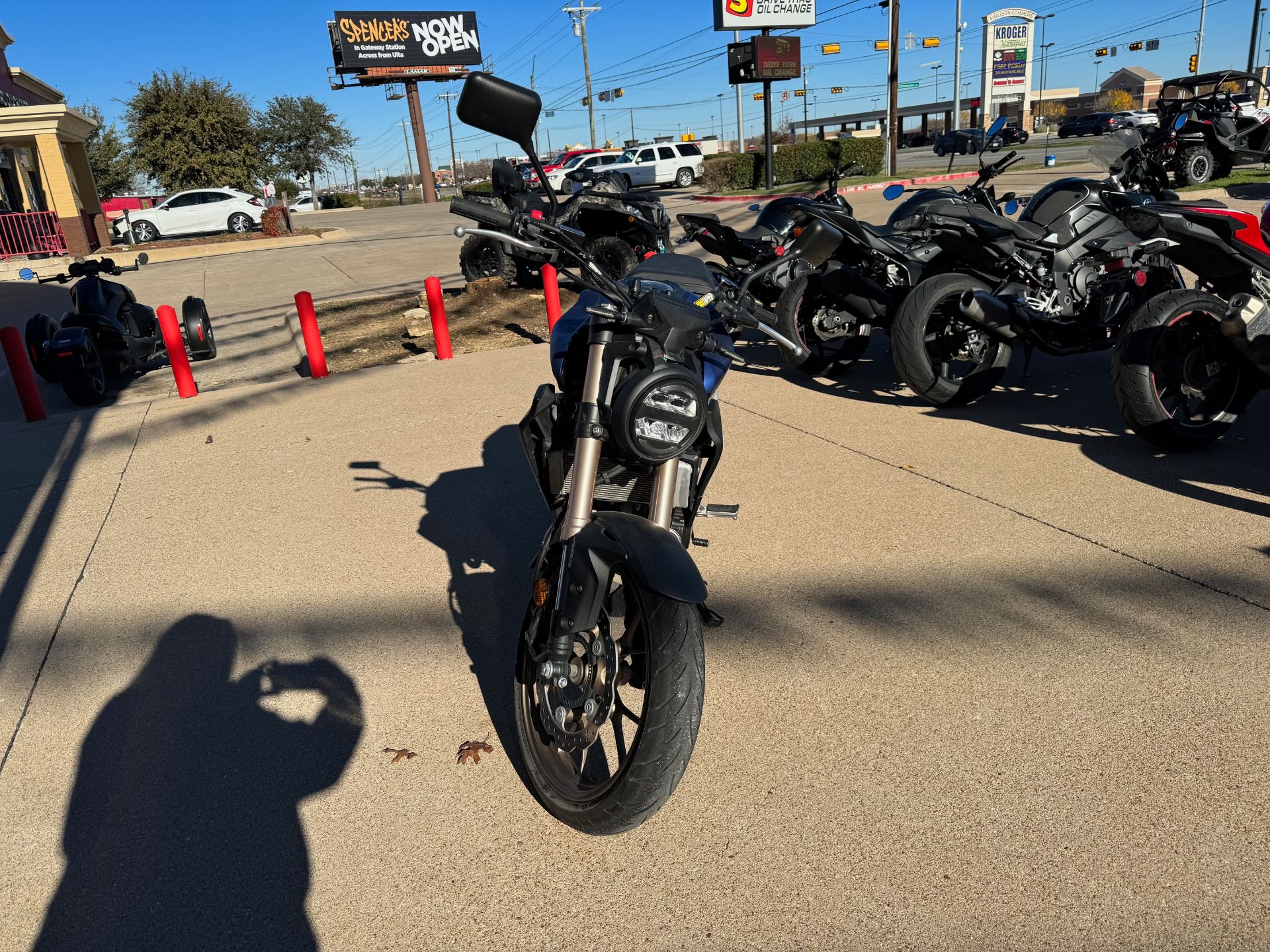2021 Honda CBR300R ABS in Burleson, Texas - Photo 2