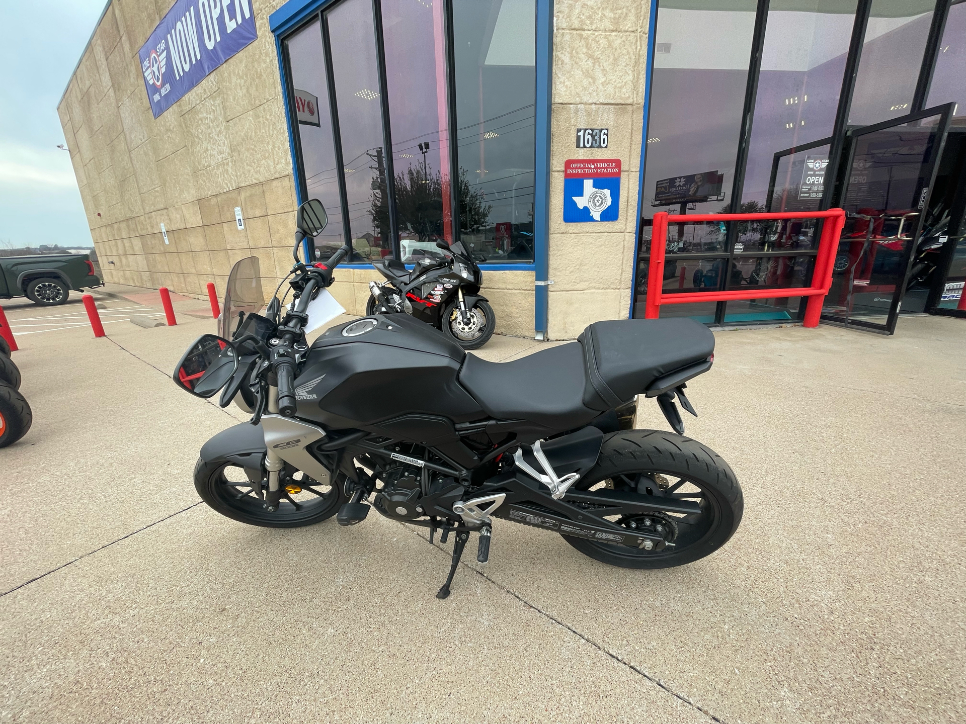 2019 Honda CB300R in Burleson, Texas - Photo 3