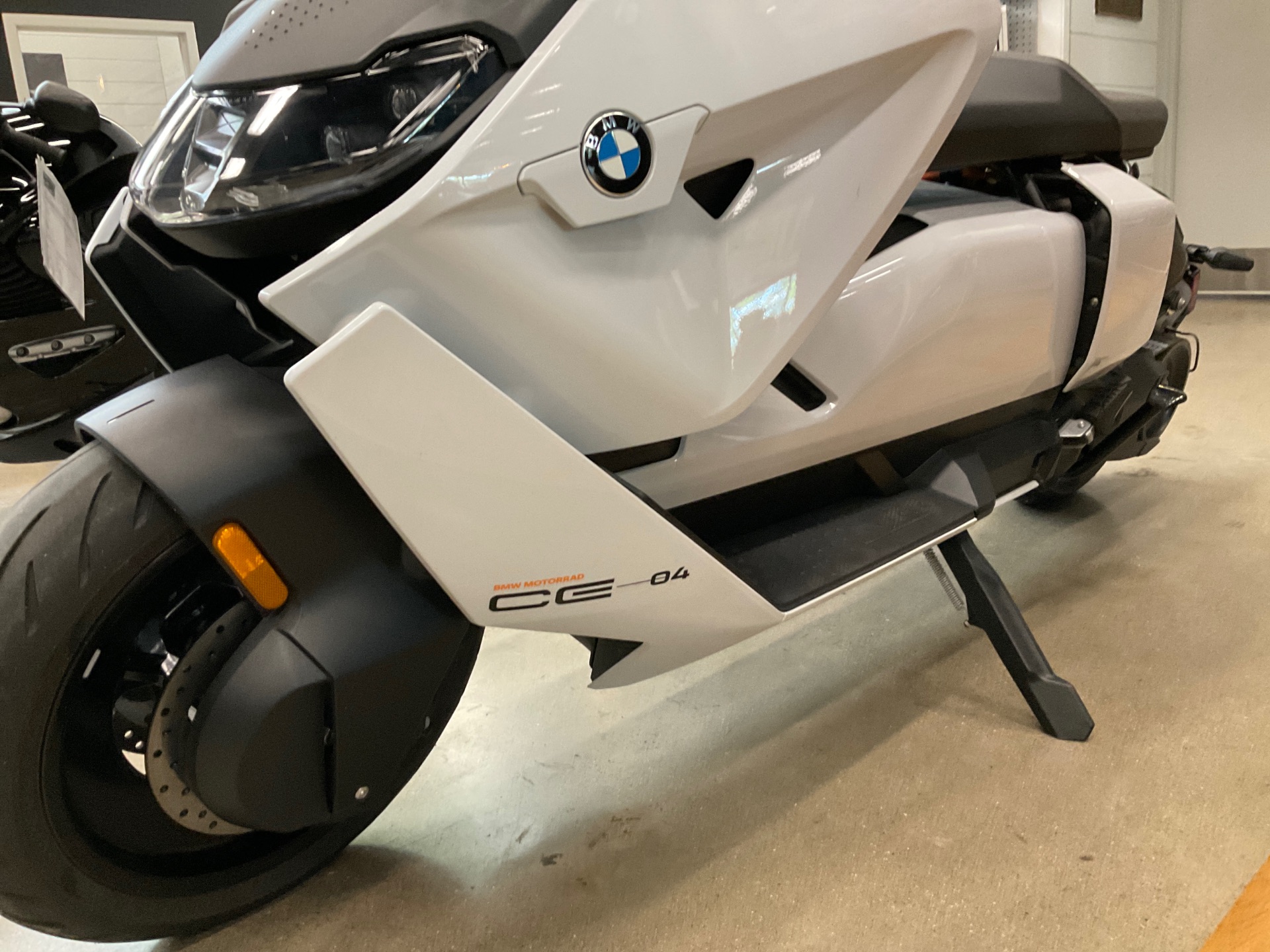 2022 BMW CE 04 in Middletown, Ohio - Photo 4