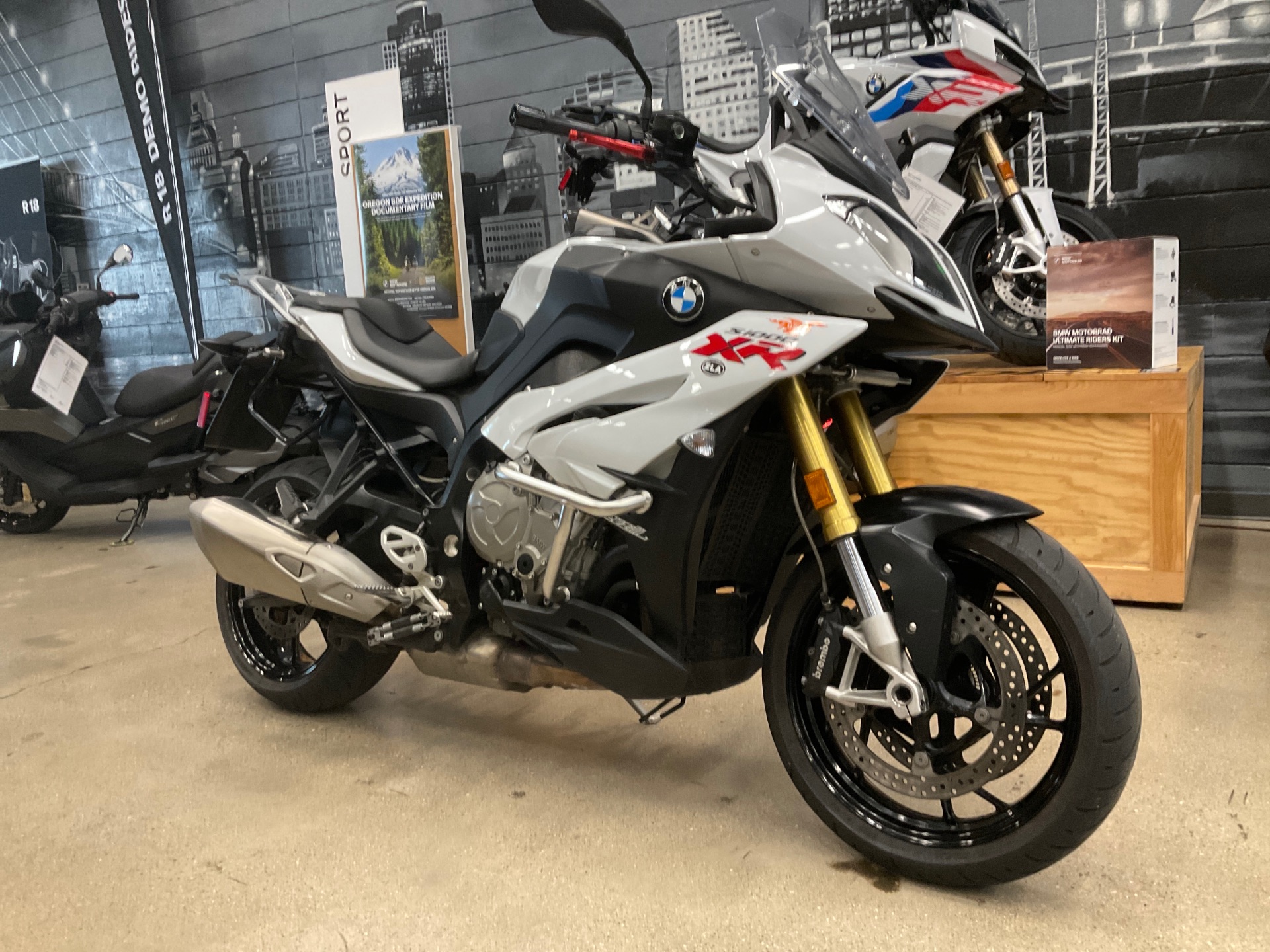 2016 BMW S 1000 XR in Middletown, Ohio - Photo 2