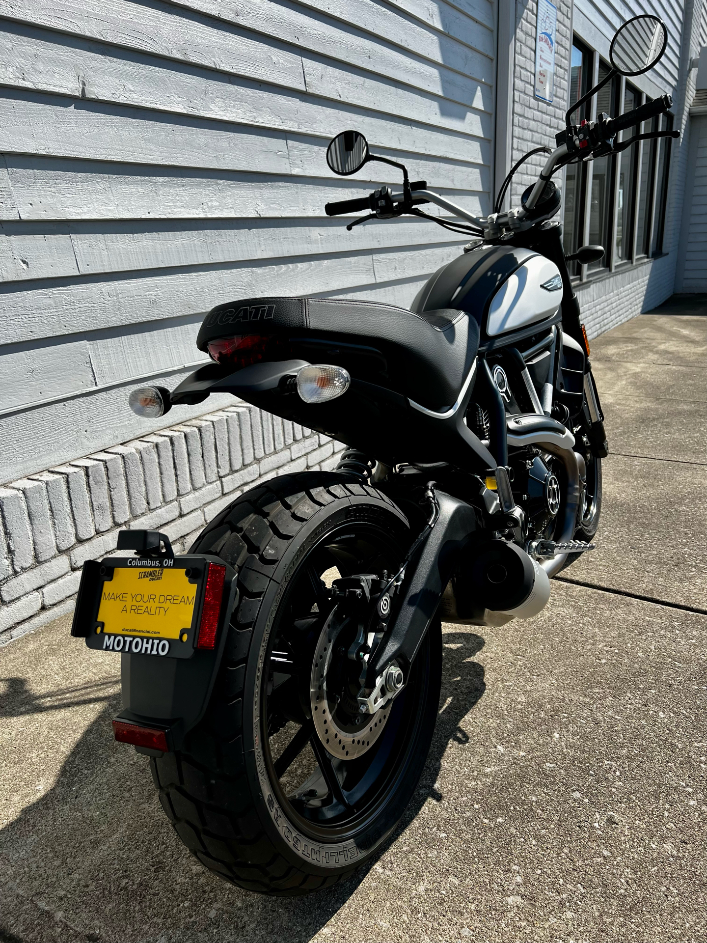 2022 Ducati Scrambler Icon Dark in Columbus, Ohio - Photo 8