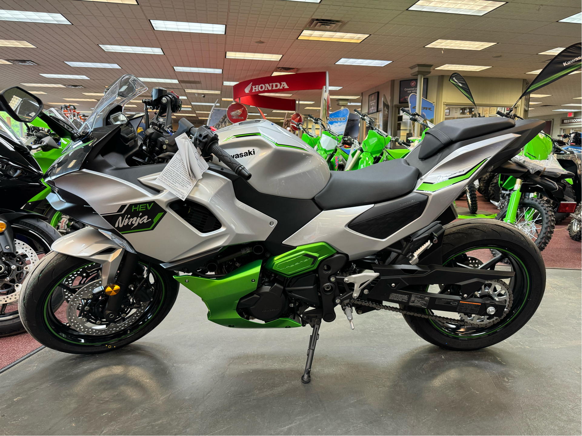 2024 Kawasaki Ninja 7 Hybrid ABS in Petersburg, West Virginia - Photo 4