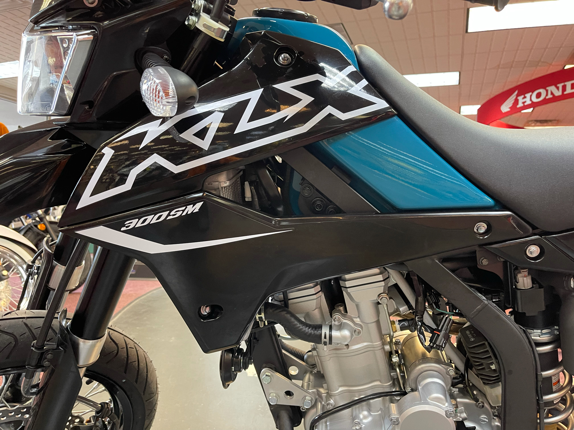 2022 Kawasaki KLX 300SM in Petersburg, West Virginia - Photo 9