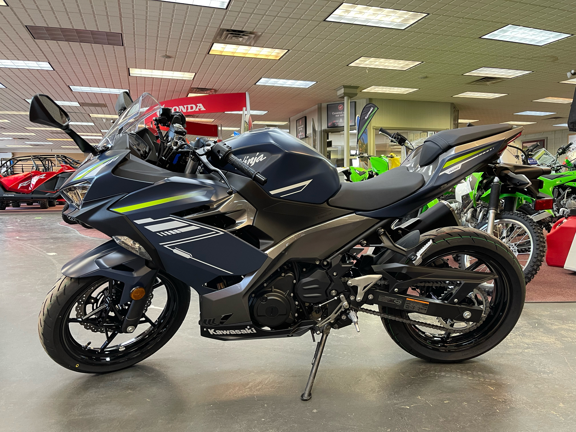 2022 Kawasaki Ninja 400 in Petersburg, West Virginia - Photo 6