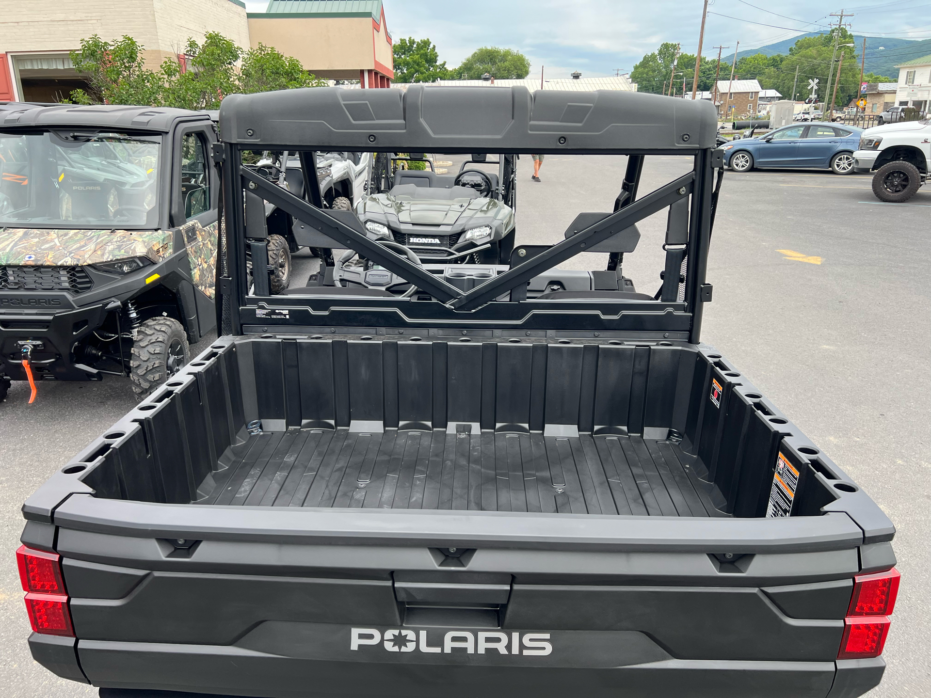 2025 Polaris Ranger 1000 Premium in Petersburg, West Virginia - Photo 14