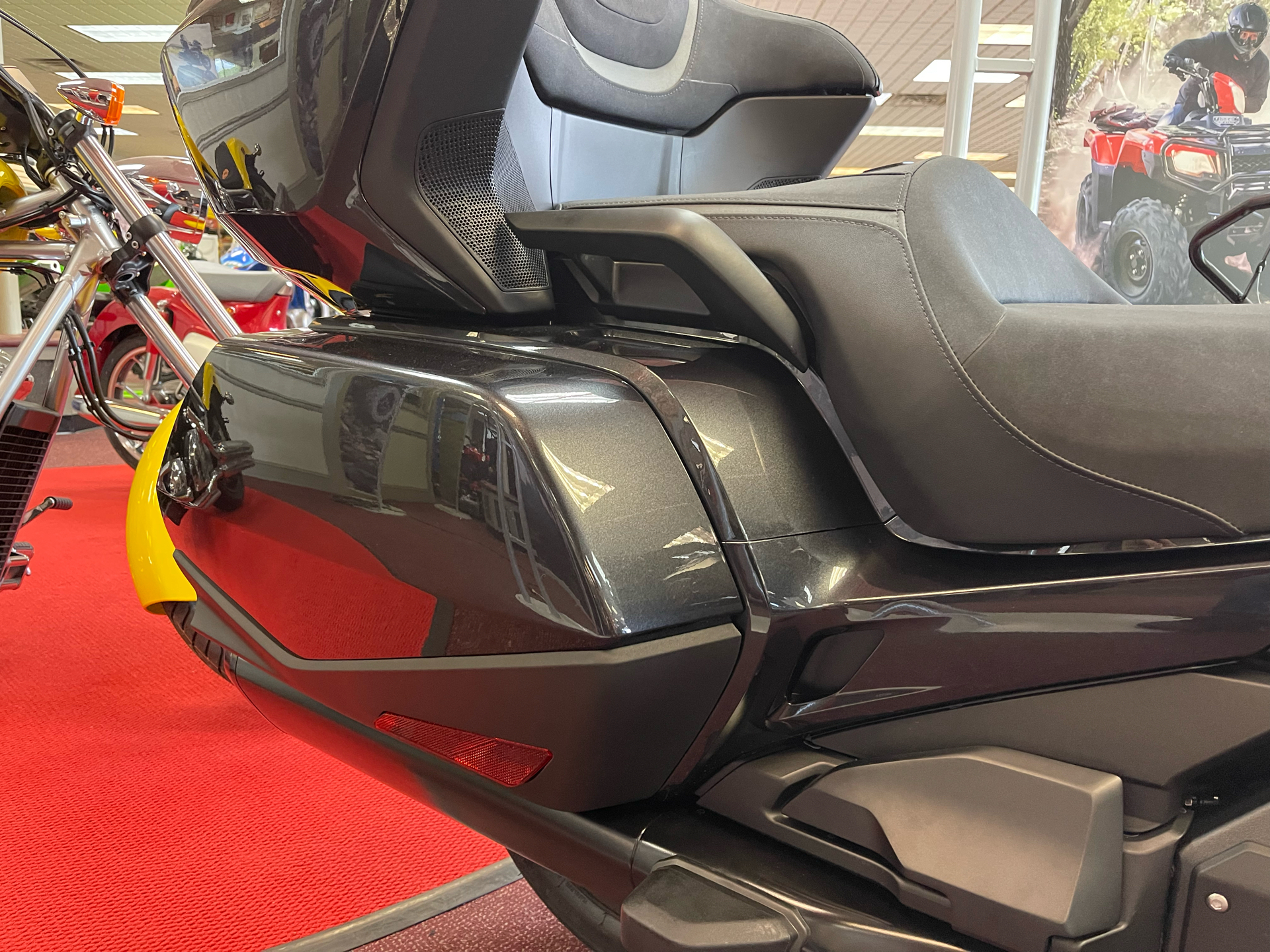 2022 Honda Gold Wing Tour Automatic DCT in Petersburg, West Virginia - Photo 11