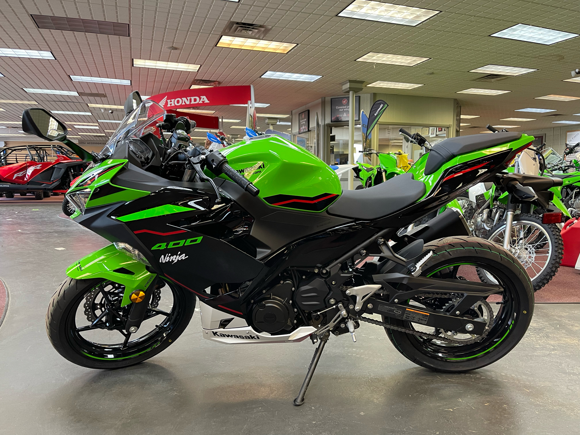 2022 Kawasaki Ninja 400 ABS KRT Edition in Petersburg, West Virginia - Photo 5