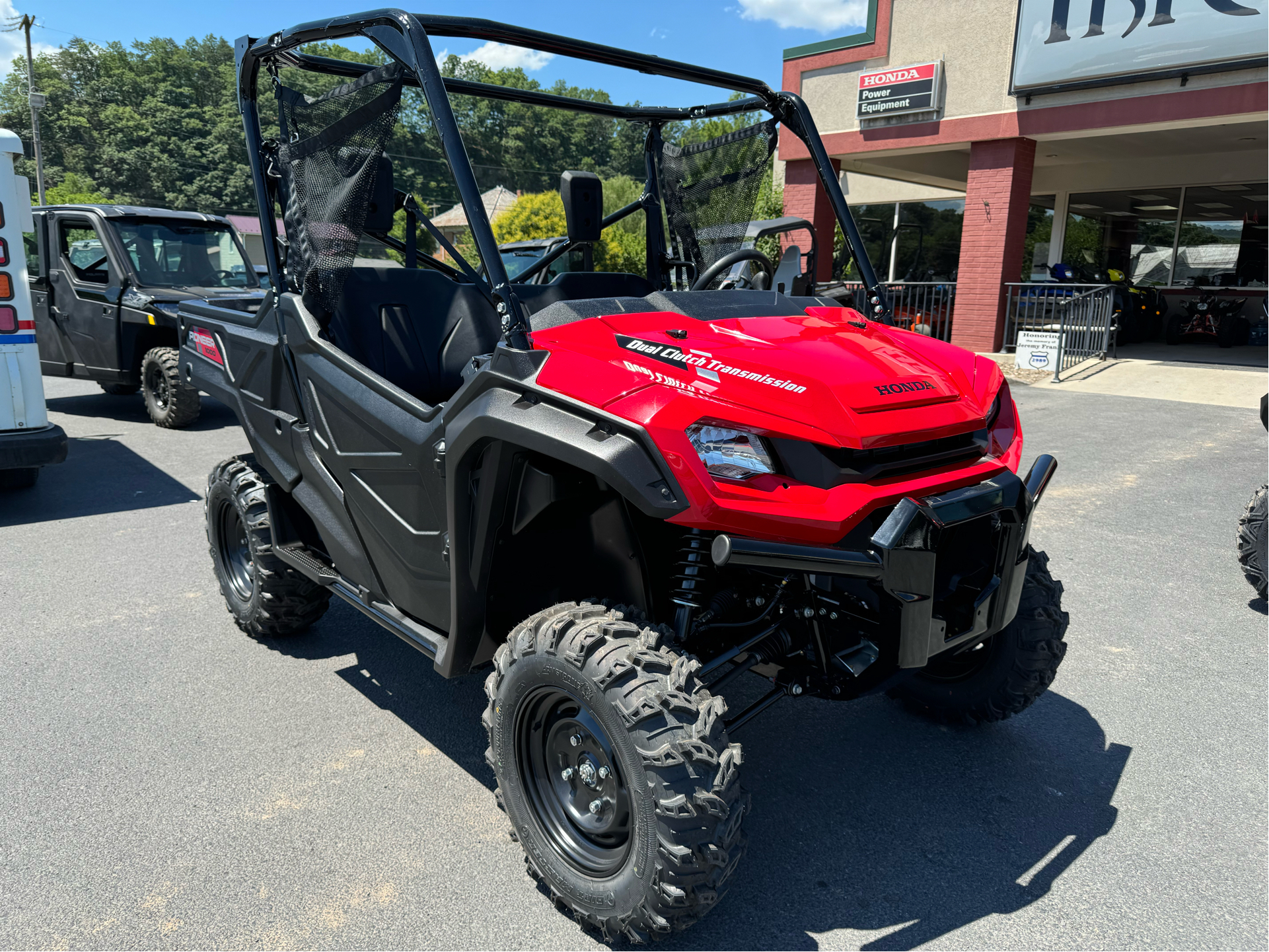 2024 Honda Pioneer 1000 in Petersburg, West Virginia - Photo 2