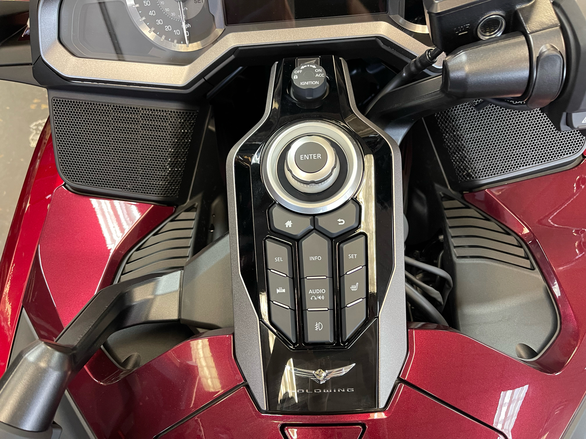 2023 Honda Gold Wing Tour Automatic DCT in Petersburg, West Virginia - Photo 8
