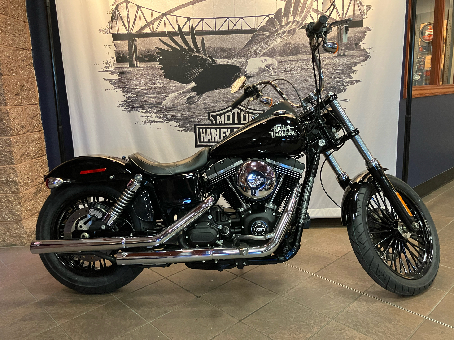 2017 Harley-Davidson Street Bob® in Onalaska, Wisconsin - Photo 2