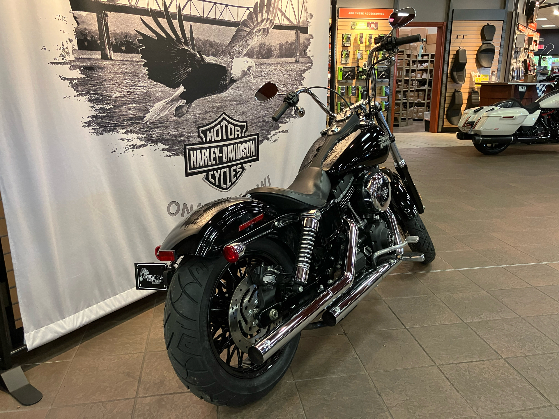 2017 Harley-Davidson Street Bob® in Onalaska, Wisconsin - Photo 3
