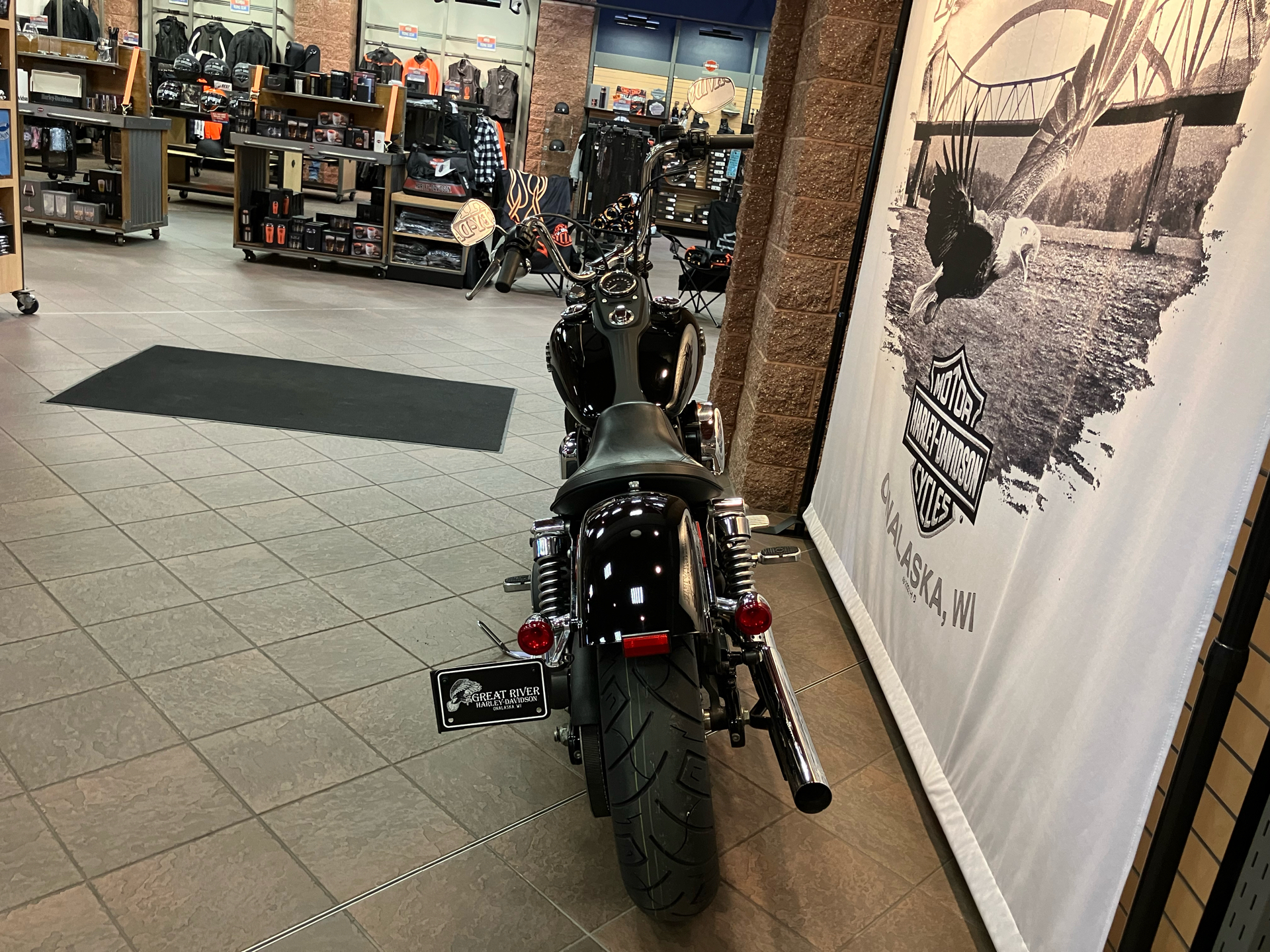 2017 Harley-Davidson Street Bob® in Onalaska, Wisconsin - Photo 16