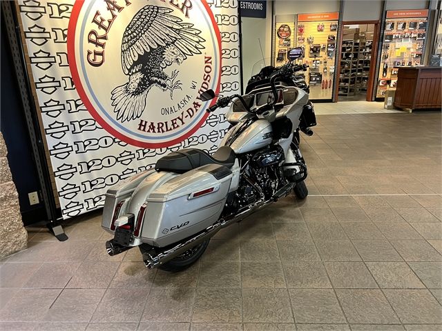 2023 Harley-Davidson CVO™ Road Glide® in Onalaska, Wisconsin - Photo 2