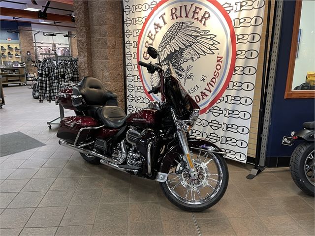 2015 Harley-Davidson Ultra Limited in Onalaska, Wisconsin - Photo 2