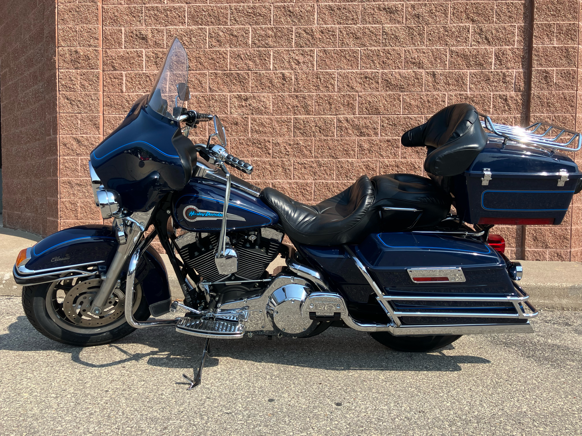 2000 Harley-Davidson FLHTC/FLHTCI Electra Glide® Classic in Onalaska, Wisconsin - Photo 9