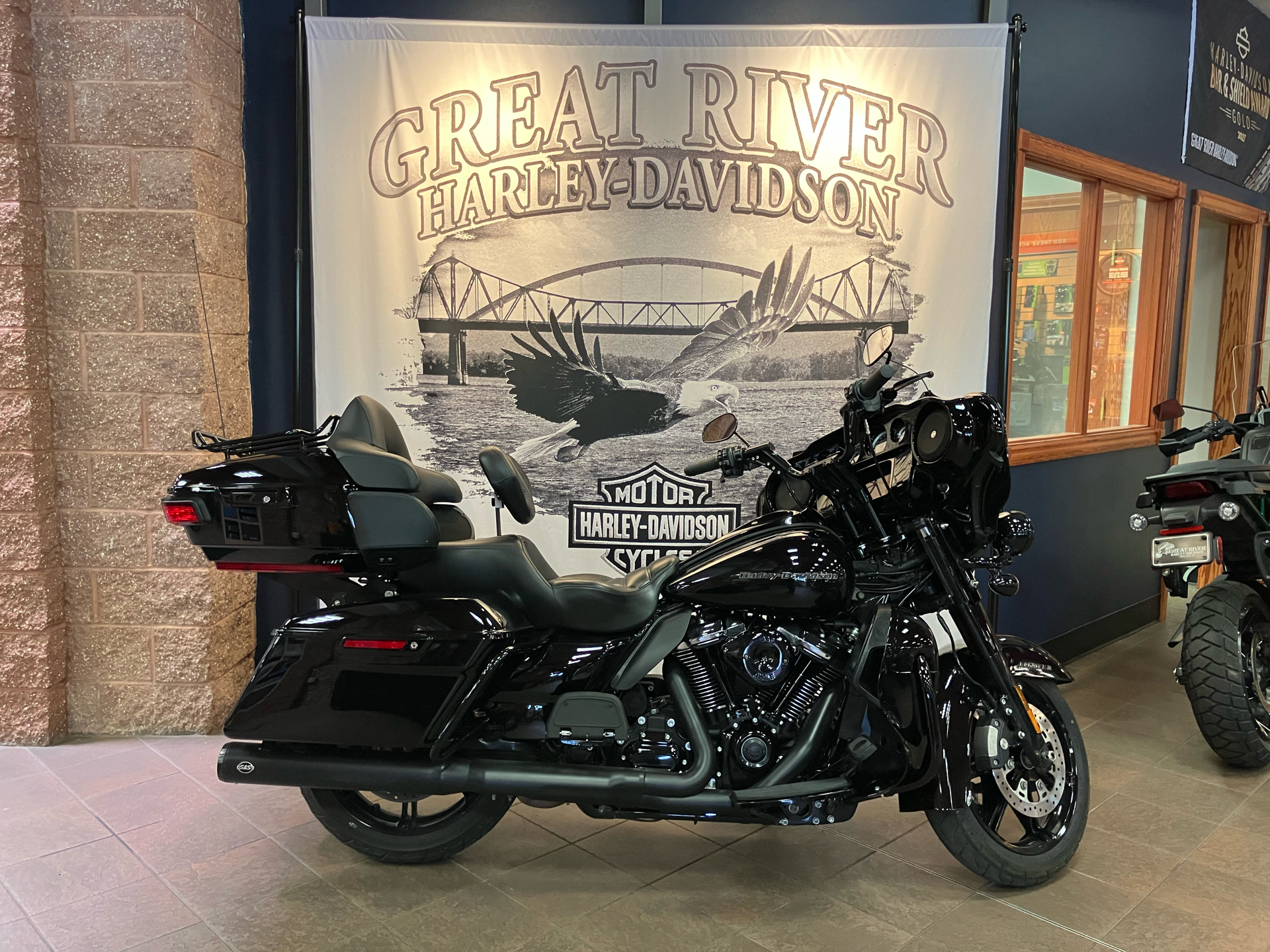 2022 Harley-Davidson Ultra Limited in Onalaska, Wisconsin - Photo 1