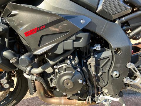 2017 Yamaha FZ-10 in Onalaska, Wisconsin - Photo 17